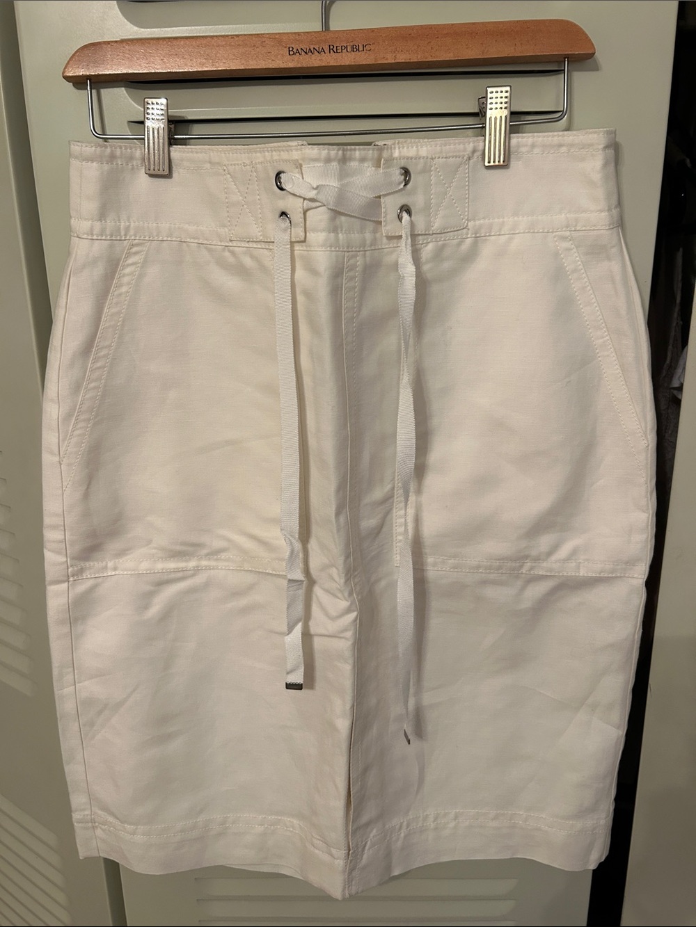 Ann Taylor Ivory A-Line Skirt with Front Detail